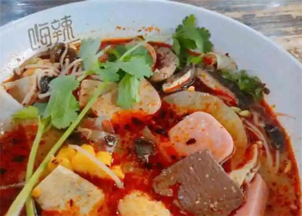 传统香料与麻辣烫 解读“嗨辣麻唇”的利润逻辑与投资路径